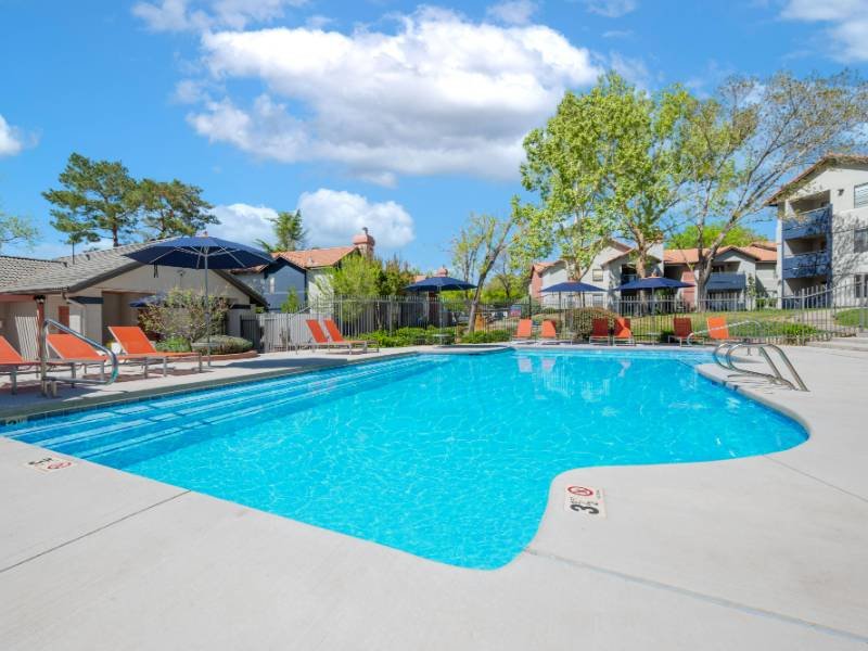 Pool | The Overlook Apartments in Albuquerque, NM