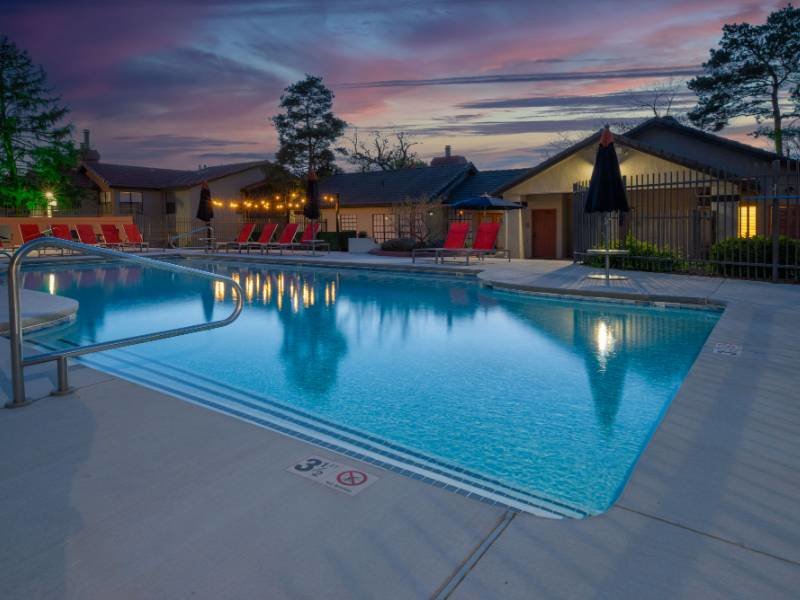 Swimming Pool | The Overlook Apartments in Albuquerque, NM