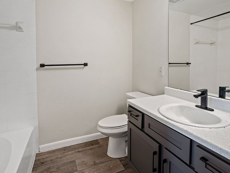 Large Bathroom | Prisma Apartments