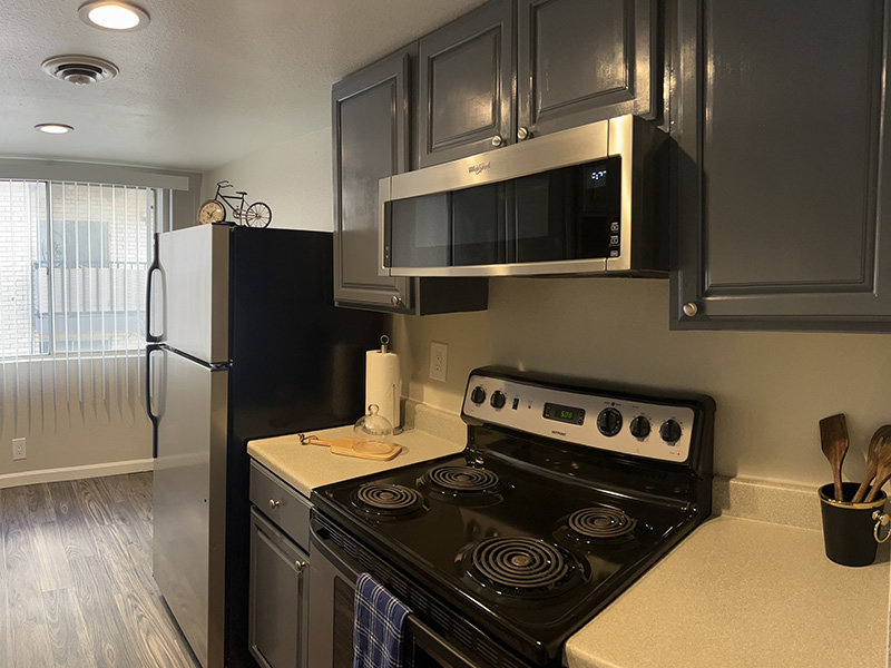 Stainless Steel Appliances | Uptown Square