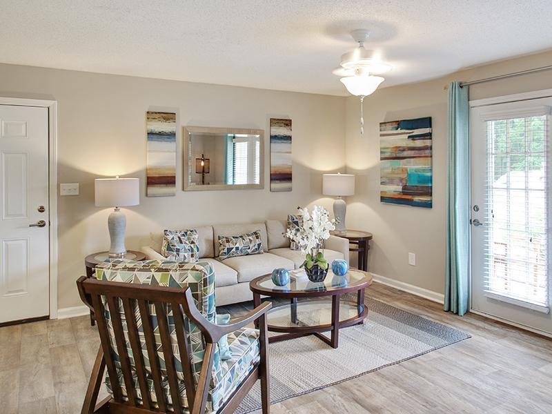 Furnished Front Room | Inverness Lakes Apartments in Mobile, AL
