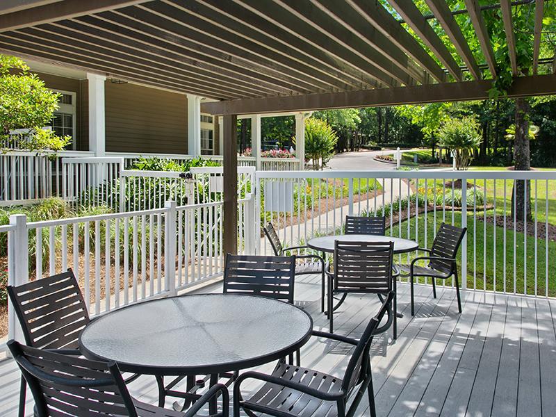 Outdoor Seating | Inverness Lakes Apartments in Mobile, AL