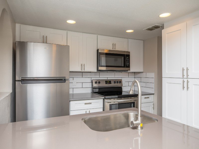 Stainless Steel Appliances | Tides at East Glendale