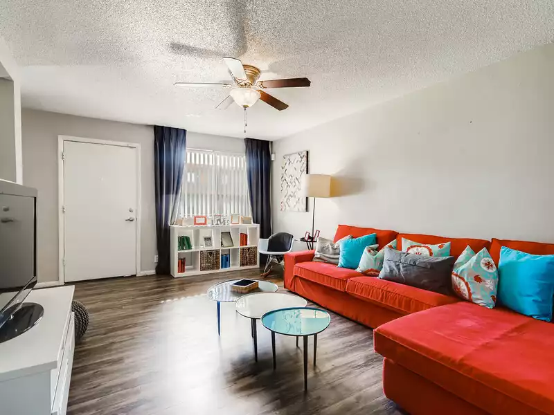 Living Room | Omnia McClintock Apartments in Tempe, AZ