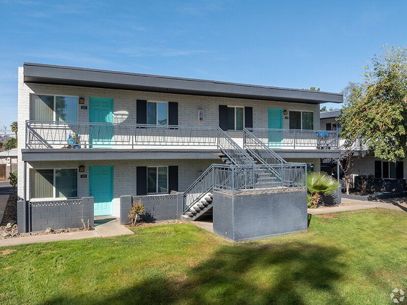 Building Exterior | Emerson Park Apartments