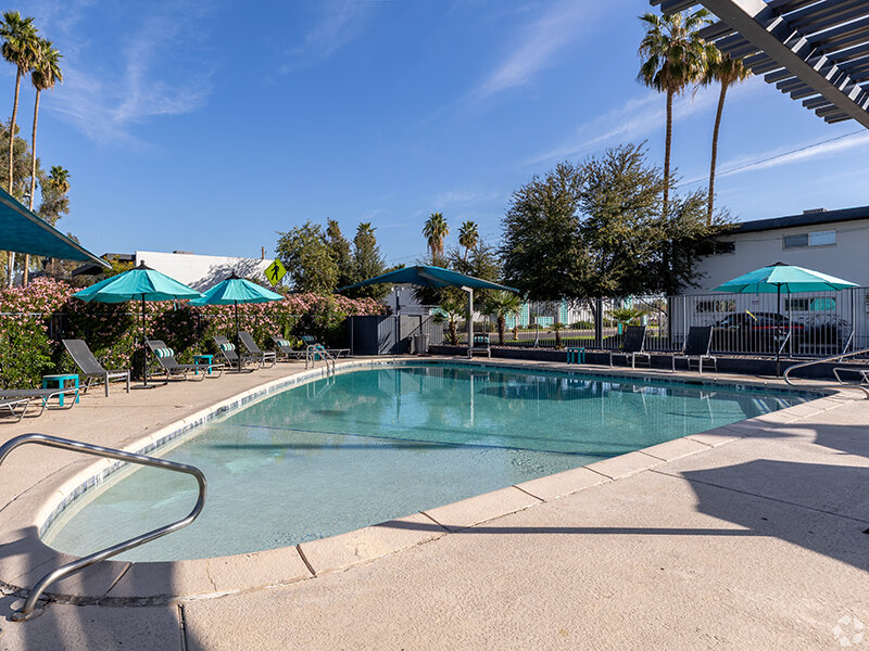 Swimming Pool | Emerson Park Apartments