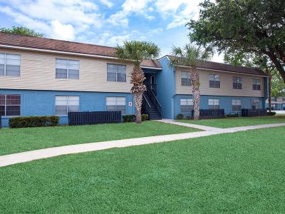 Apartment Exterior | Patriot Plaza Apartments in Jacksonville, FL