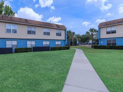 Apartment Buildings | Patriot Plaza Apartments in Jacksonville, FL