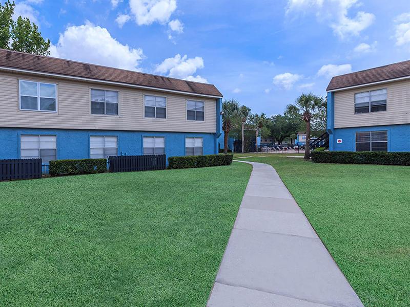 Apartment Buildings | Patriot Plaza Apartments in Jacksonville, FL