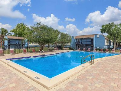Apartments with Swimming Pool | Patriot Plaza Apartments in Jacksonville, FL