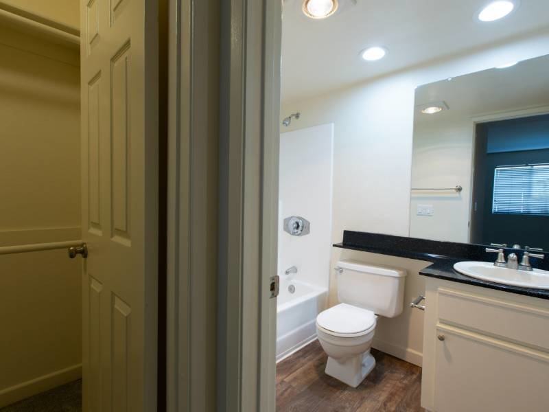 Bathroom | Elan Paseo Vista