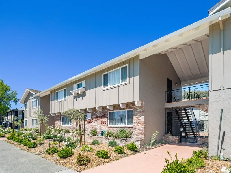 Apartment Exterior | Park Terrace Apartments