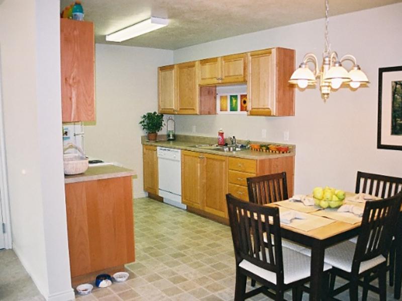 Kitchen and Dining Room | Deer Creek Apartments