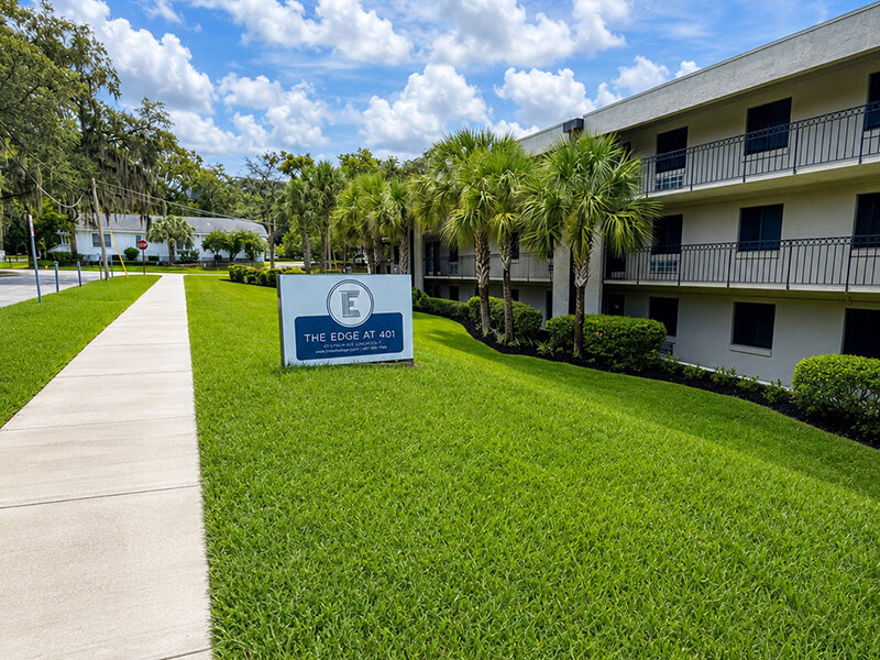 Apartment Complex with Monument Sign | The Edge @ 401