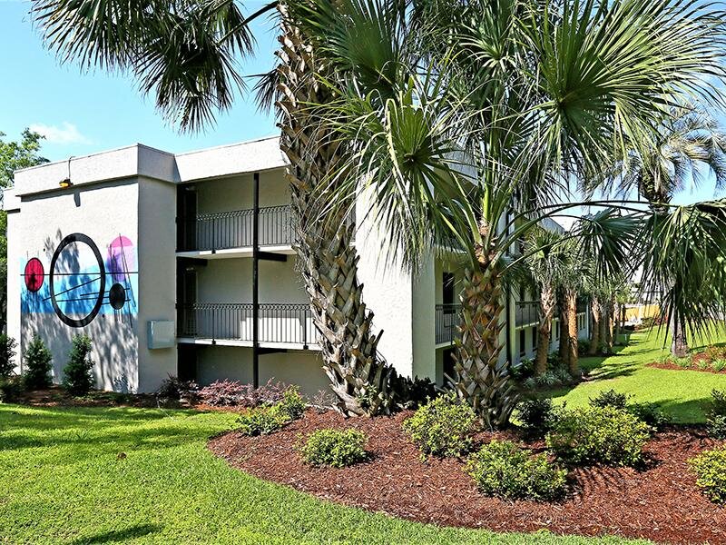 Exterior | The Edge @ 401 Apartments