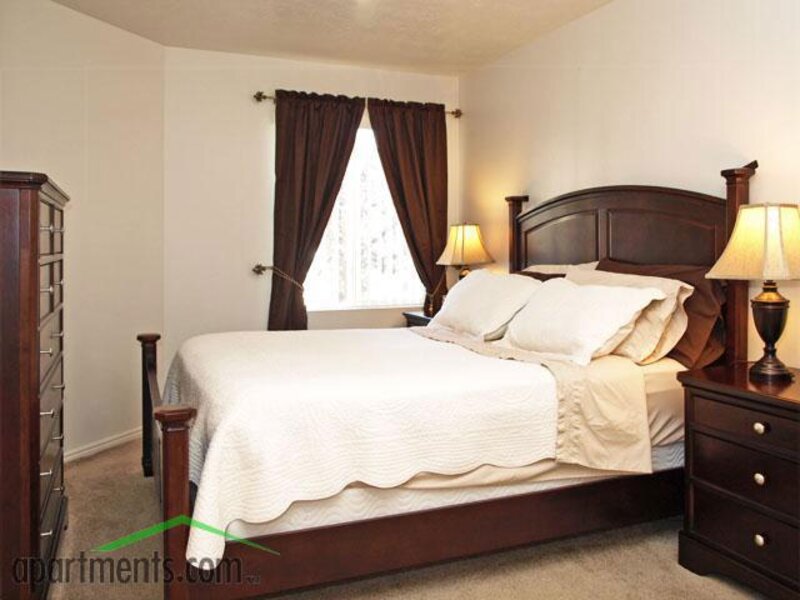 Holladay Hills Apartments