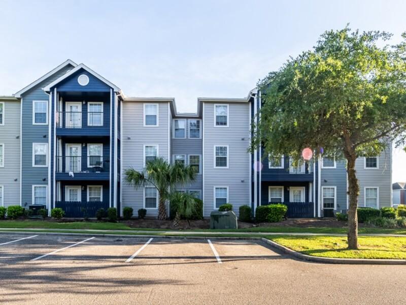 Exterior | ACASĂ Bainbridge Apartments in Tallahassee, FL