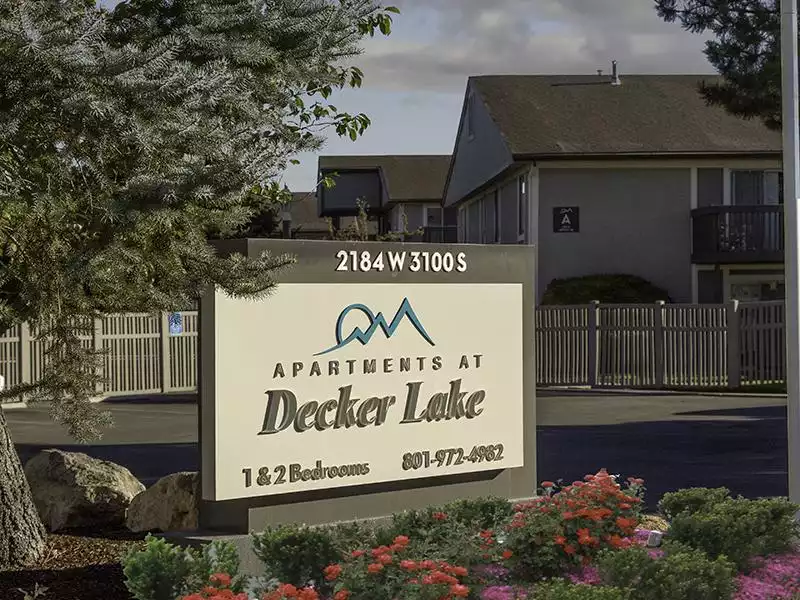 Welcome Sign | Apartments at Decker Lake