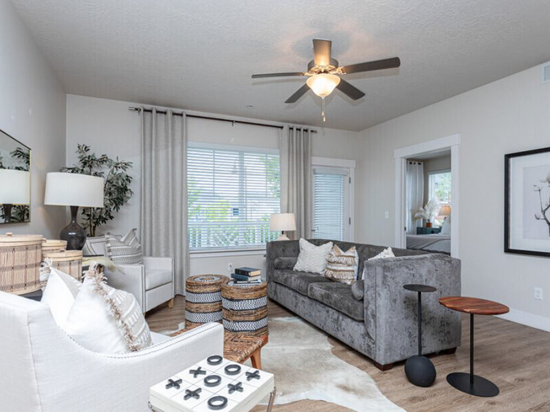 Living Room | Cresthaven Apartments