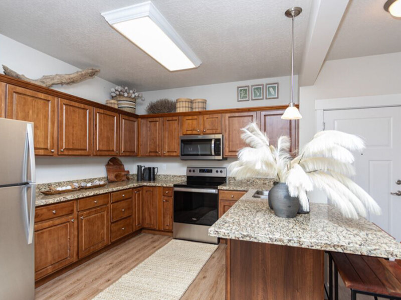 Kitchen | Cresthaven Apartments