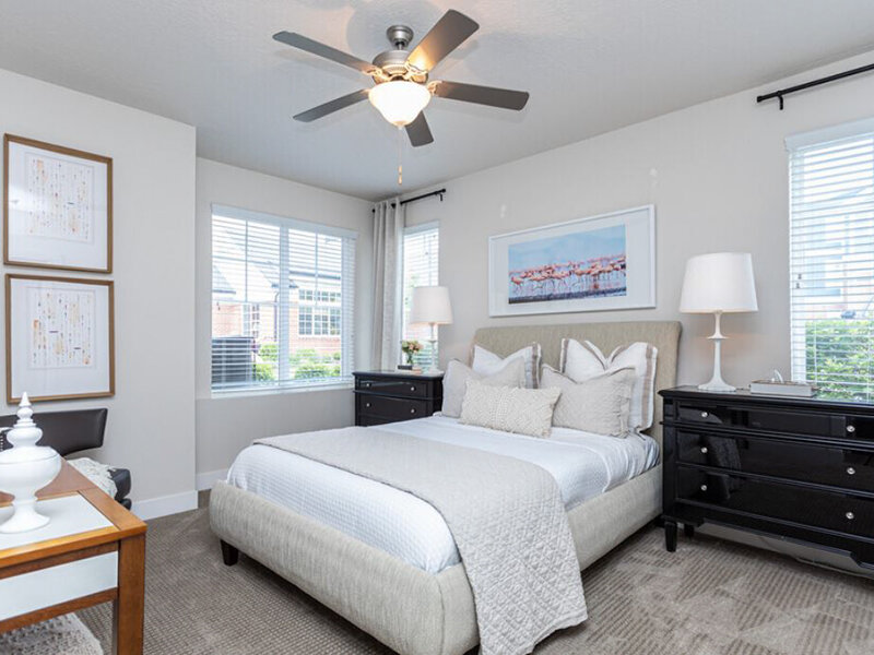 Large Rooms with Ceiling Fans | Cresthaven Apartments