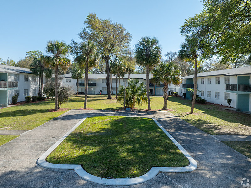 Beautifully Landscaped Grounds | Caroline Village Apartments