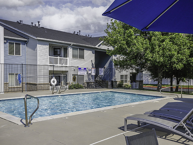 Luxury Pool | Creekside Village Apartment Homes