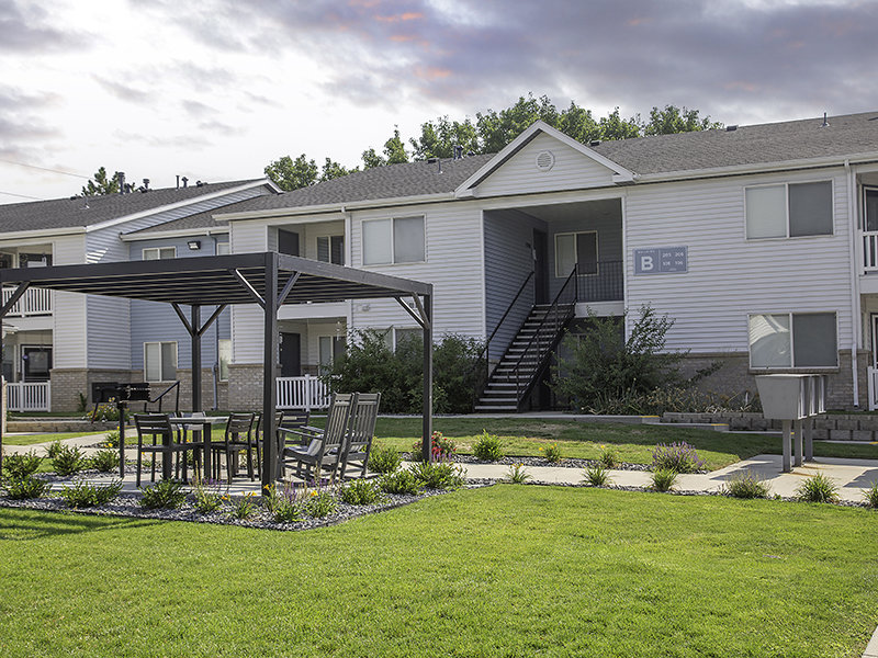 Exterior View | Creekside Village Apartment Homes