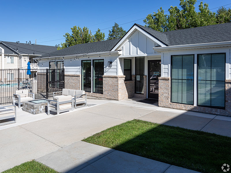 Clubhouse Exterior | Meridian Heights