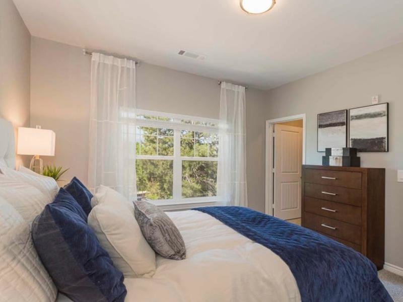 1, 2, & 3 Bedroom Apartments | Peaks at Woodmen in Colorado Springs