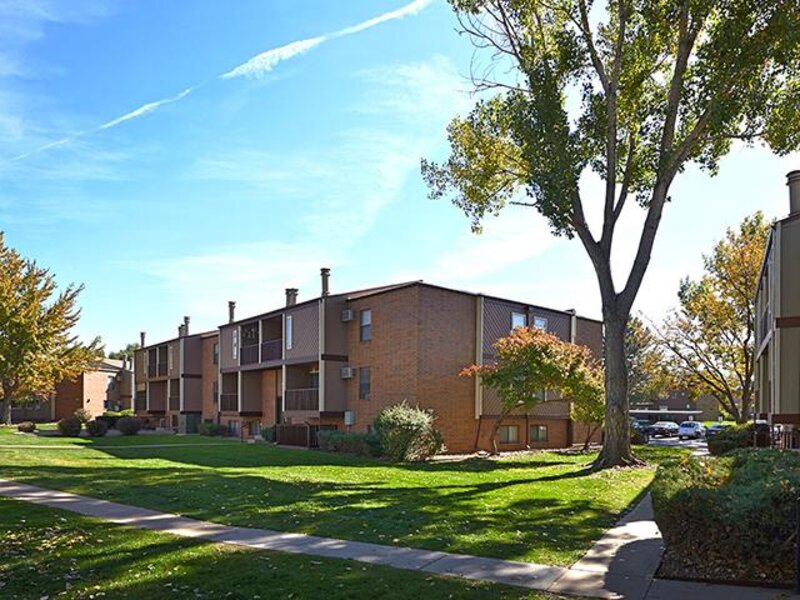 Cypress Point Apartments In Denver, CO