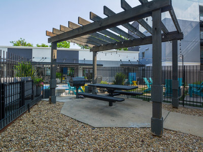 Community Grill | The Perch on 52nd Apartments