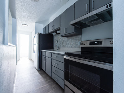 Kitchen | The Perch on 52nd Apartments