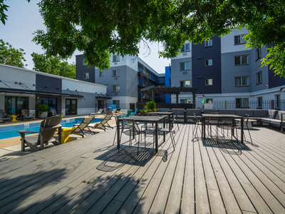 Poolside Seating | The Perch on 52nd Apartments