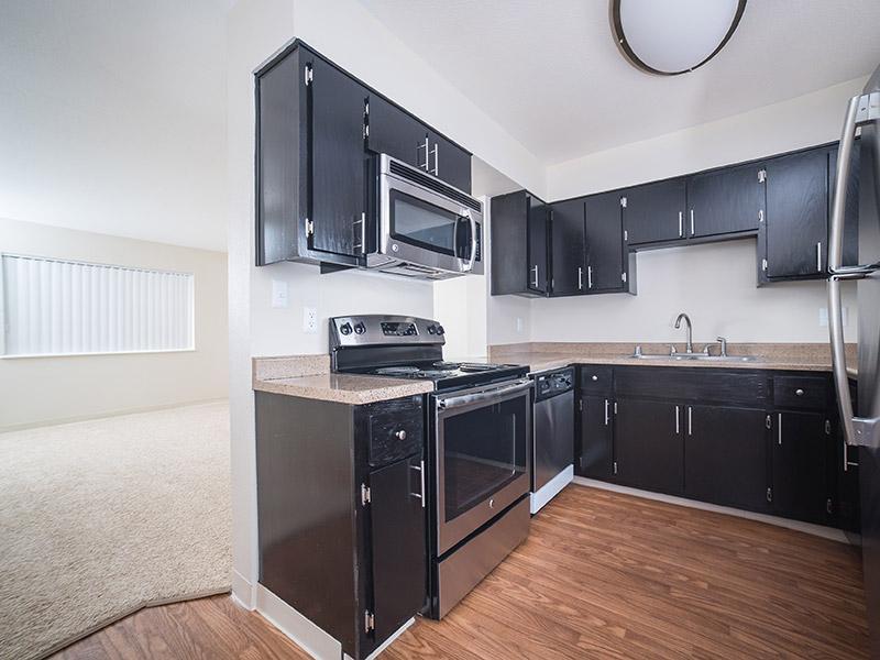 Kitchen | Parkview Terrace Apartments in Lakewood, CO