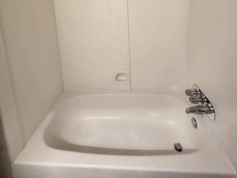 Bathtub | The Pointe at Fort Union Apartments