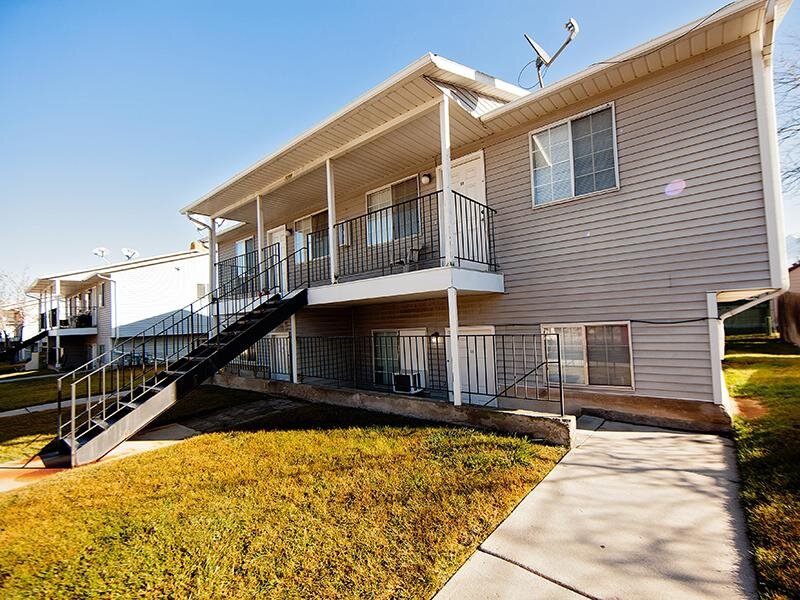 Exterior | The Pointe at Fort Union Apartments