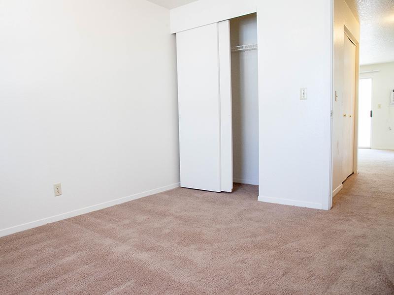 Closet Space | Parkway Commons in UT