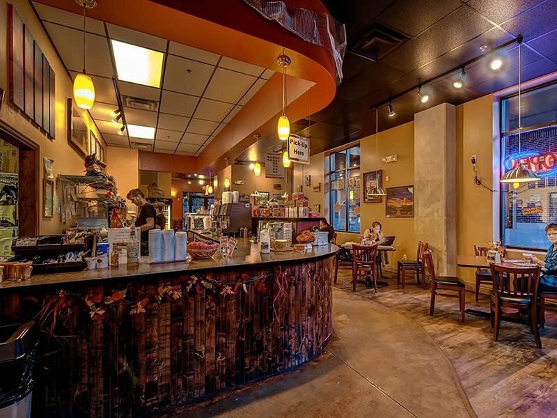 Restaurant | Lincoln Place Apartments in Loveland, CO