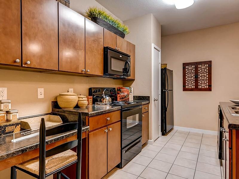 Kitchen | Lincoln Place Apartments in Loveland, CO