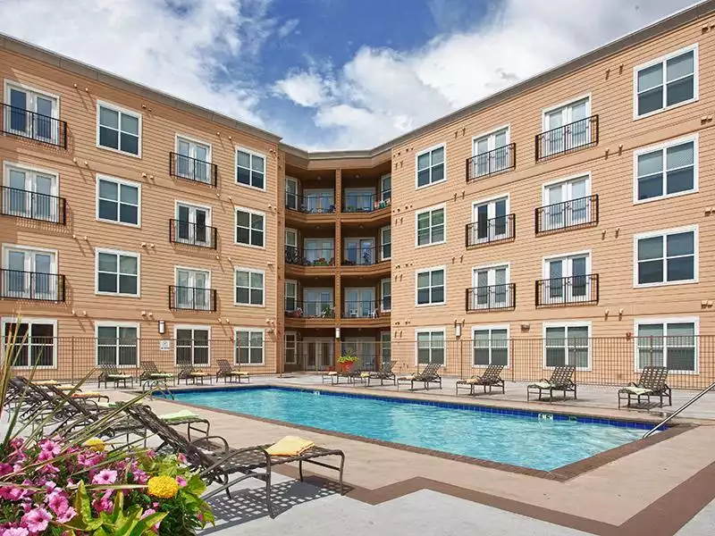 Resident Swimming Pool | Lincoln Place Apartments in Loveland, CO