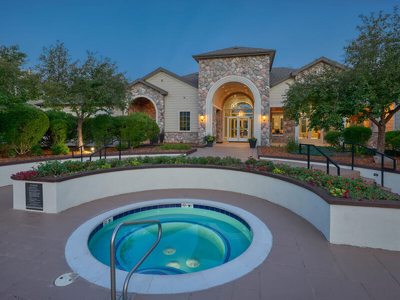 Hot Tub | Legend Oaks Apartments