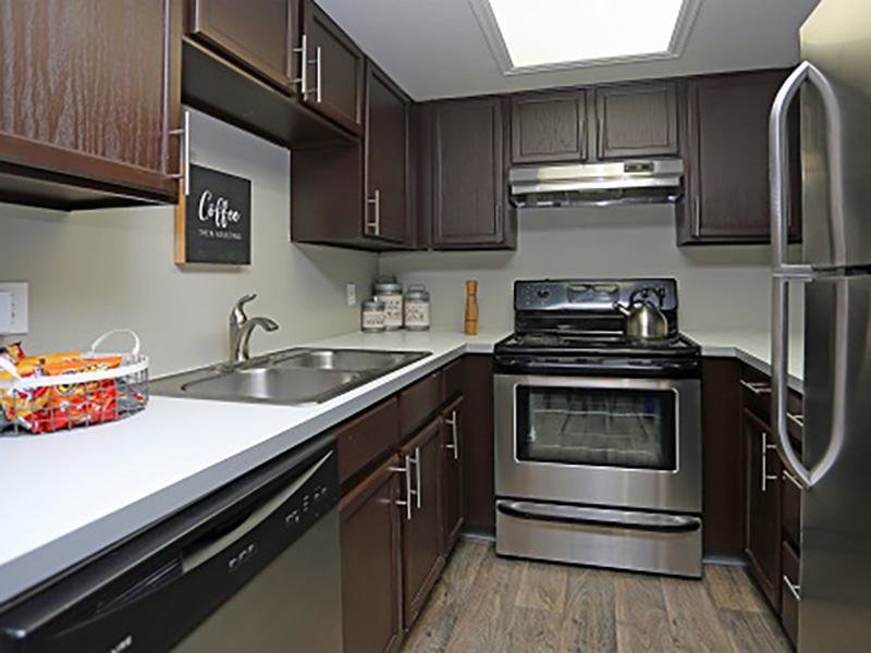Kitchen | Ascend at Red Rocks Lakewood Apartments 