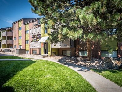 Walking Paths | Ascend at Red Rocks 80228 Apartments
