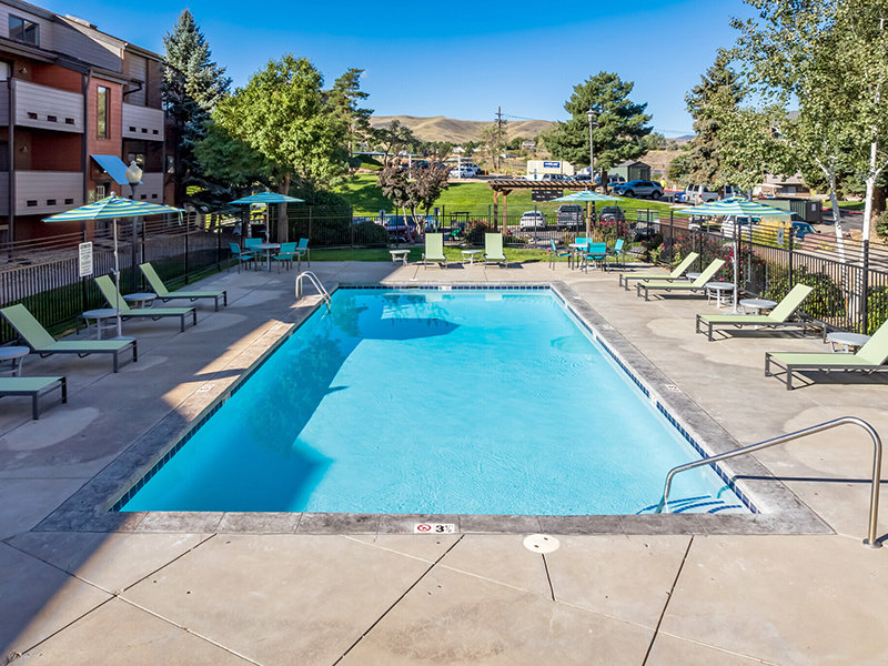 Outdoor Pool | Ascend at Red Rocks 80228 Apartments