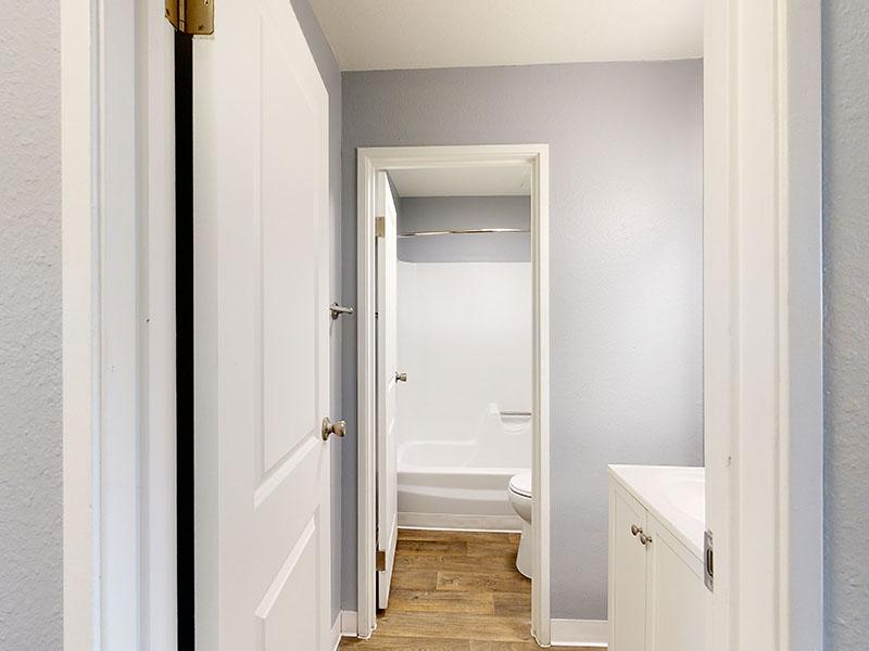 Interior Bathroom | Lakeview Heights