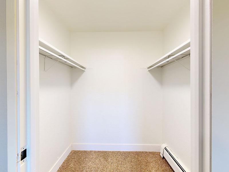 Closet | Lakeview Heights