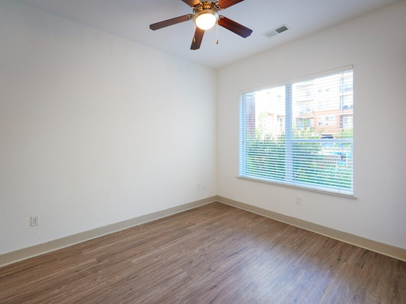 Large Rooms | Helios Apartments
