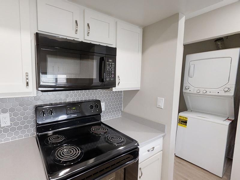 Kitchen | Washer & Dryer | The Station Apartments