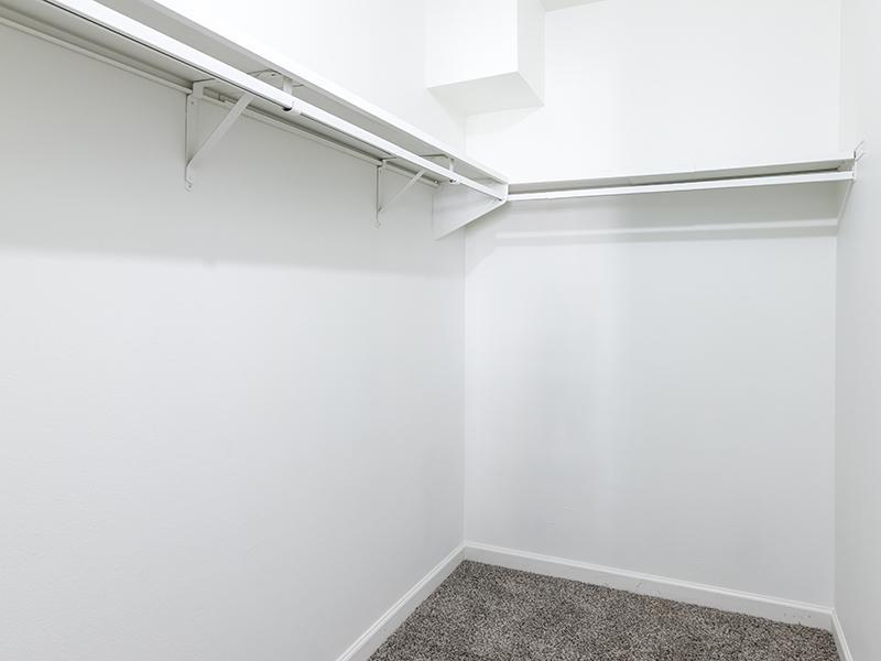Walk In Closets | The Station Apartments